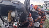 মাওয়া এক্সপ্রেসওয়েতে প্রাইভেটকার দুর্ঘটনায় নিহত ৩, আহত ১